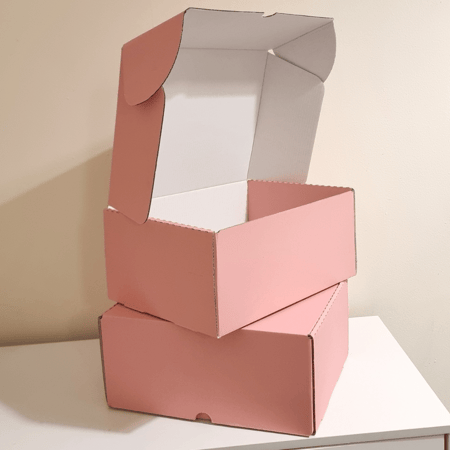 كرتون شحن لون وردي