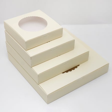 علب ورقية بنافذة شفافة