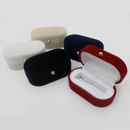 علب تولات مخمل بعدة ألوان