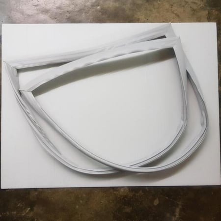 ربلة ثلاجة هيتاشي أصلي تايلندي الباب السفلي (باب الثلاجة) موديل R-V900PS1KV