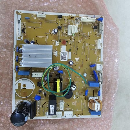 لوحة التحكم الرئيسية لخزانة لثلاجة هيتاشي اصلي تايلندي لموديل R-V675PS7K