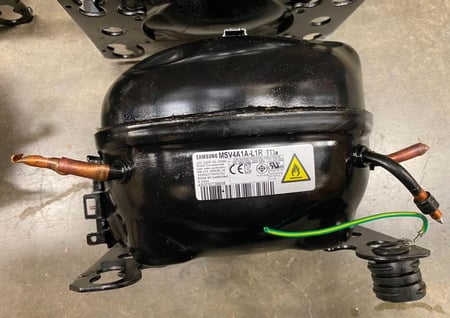 كمبروسر ثلاجة سامسونج صناعة كورية اصلي لموديل R-600