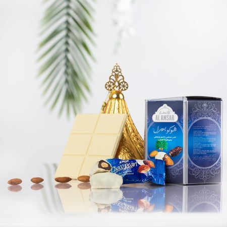 تمر بالشوكولاتة واللوز