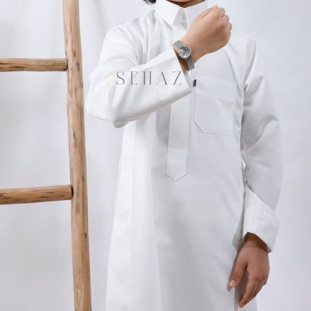 ساعة أطفال فضي مينا ابيض متوفر من ٤ سنوات الى ١٤ سنه