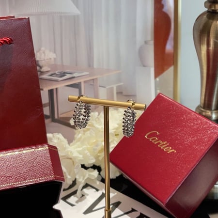 أقراط أذن كلاش دو كارتييه small