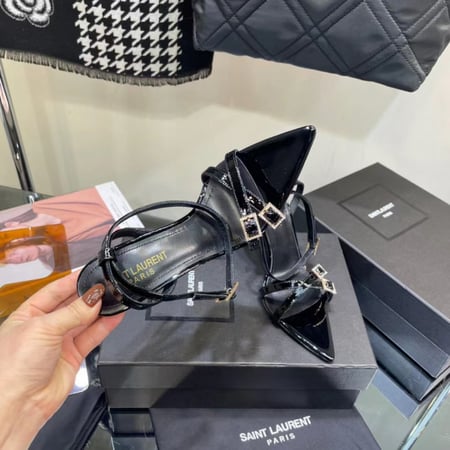 كعب اف سالوران ysl
