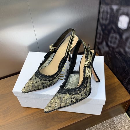 كعب وفلات ديور