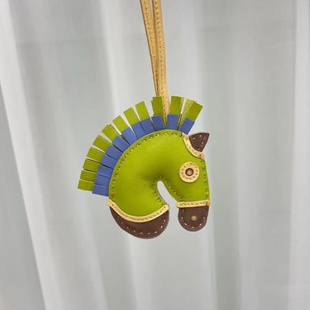 ميدالية هيرميز (7 لون)