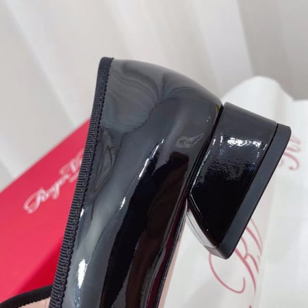 كعب روجر فيفييه