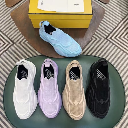 حذاء فندي (5 ألوان)