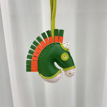 ميدالية هيرميز (7 لون)