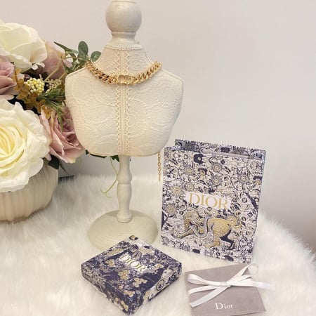 عقد ديور جنزير