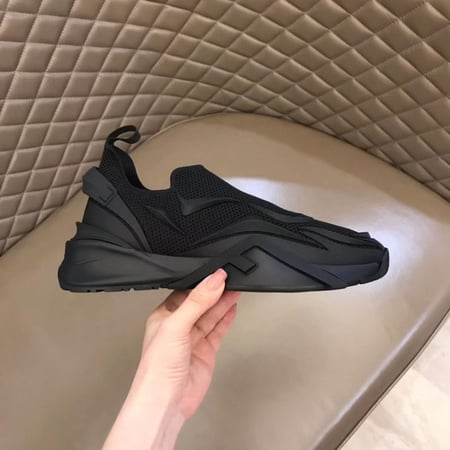 حذاء فندي (5 ألوان)