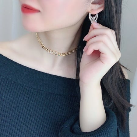 أقراط أذن فندي