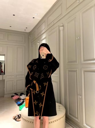 بالطو لويس فيتون