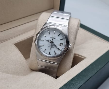 انواع ساعات اوميغا  بيع ساعه اوميغا