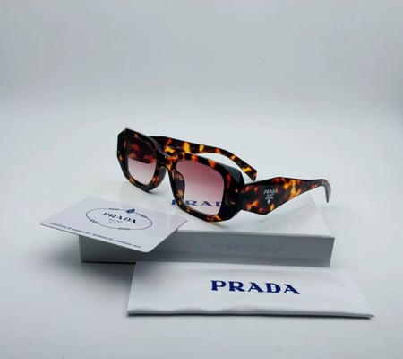 نظاره ماركة برادا الاصلية تصميم عصري وأنيق