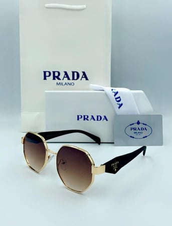 نظارات برادا رجالي  تصميم درجة اولى مع الملحقات