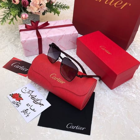 نظارات كارتير مع ملحقات الماركة