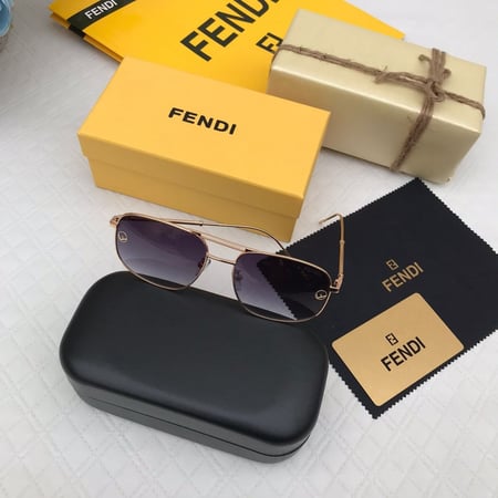 نظارات ماركة في الرياض