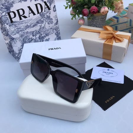 اكسسوارات رجالية برادا