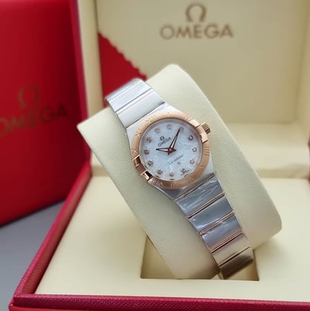 جديدنا ساعات  نسائية  اوميغا درجة اولى