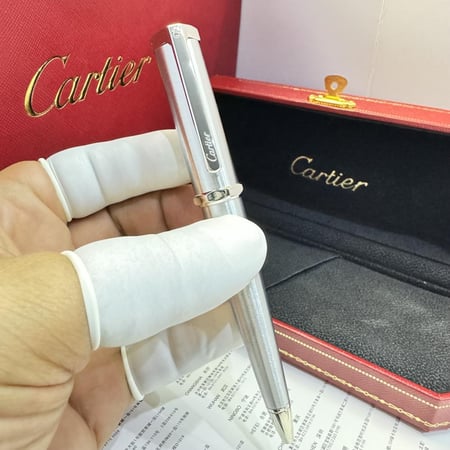 قلم كارتير سانتوس دومو طبق الاصل