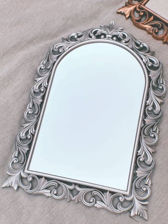 مراية باطار مزخرف - الوان متعددة