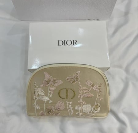 شنطة ديور الربيع