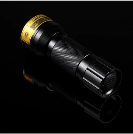 كشاف عقارب 21 ليد