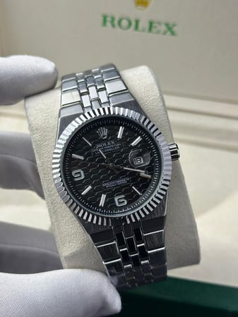 ساعة طبق الأصل ROLEX