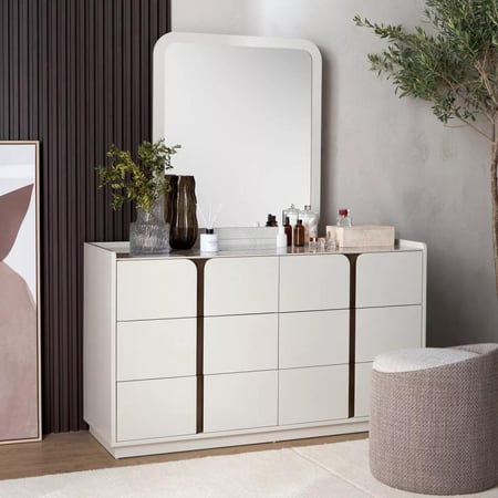 طاولة تزيين مع مرآة