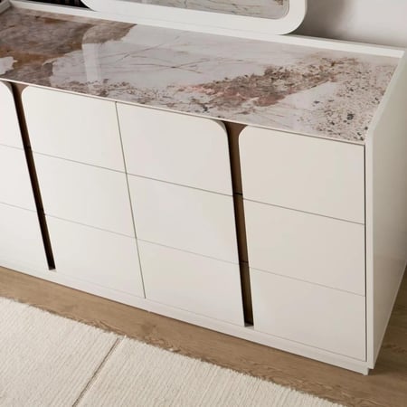 طاولة تزيين مع مرآة