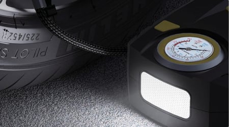 كمبروسر هواء للسيارة YOUFO 12V مع إضاءة طوارئ (حتى 100 PSI / تدفق 35L/min)