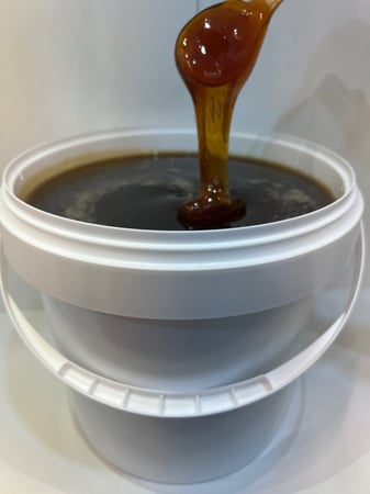 5 كيلو سطل عسل سمر الحجاز إنتاج مناحلنا من شمال الطائف