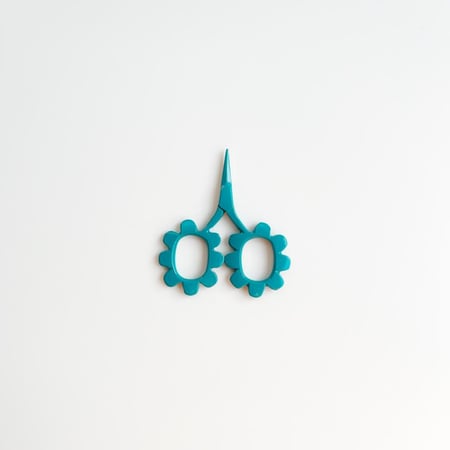 مقص كروشيه صغير حاد