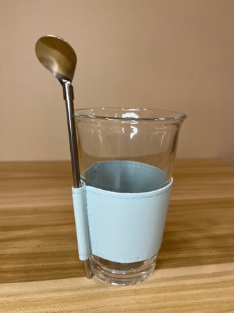 كوب زجاج مع مسكه جلد وملعقه ستل ستيل