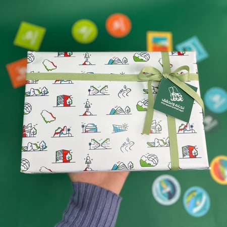 ورق تغليف بتصاميم اليوم الوطني