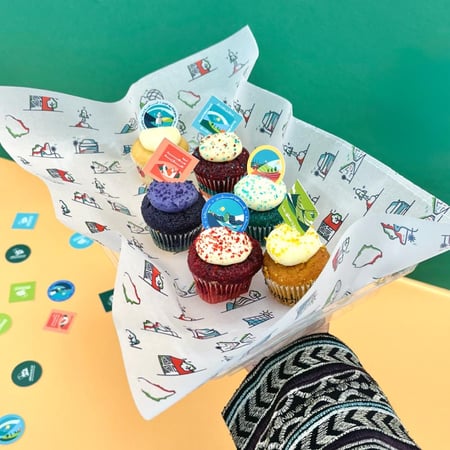 ورق تغليف بتصاميم اليوم الوطني