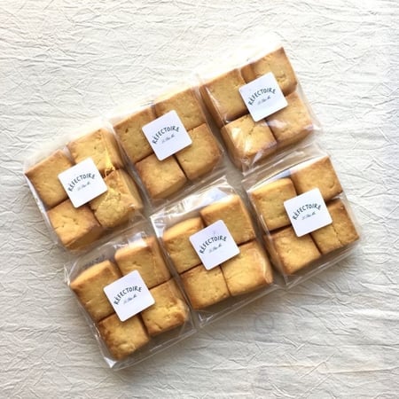 ستيكر بخلفية لونية , مربع