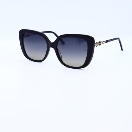 نظارات شمسية نسائية أنيقة تحمي عينيك من الأشعة فوق البنفسجية