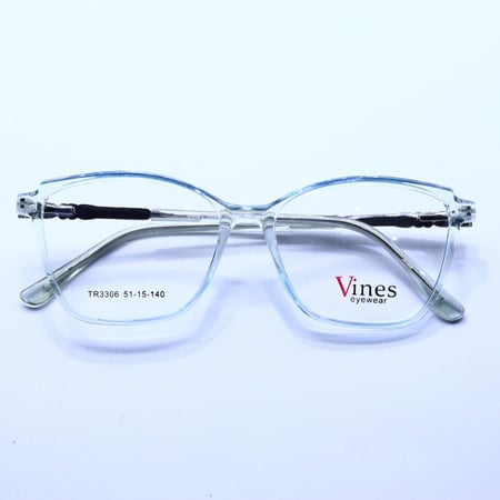 نظارات طبية بإطار متين لمتانة عملية تدوم طويلا