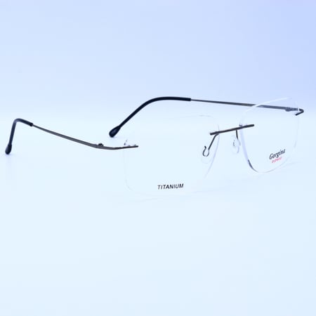 نظارات طبية بدون إطار تجمع بين الأناقة والعملية