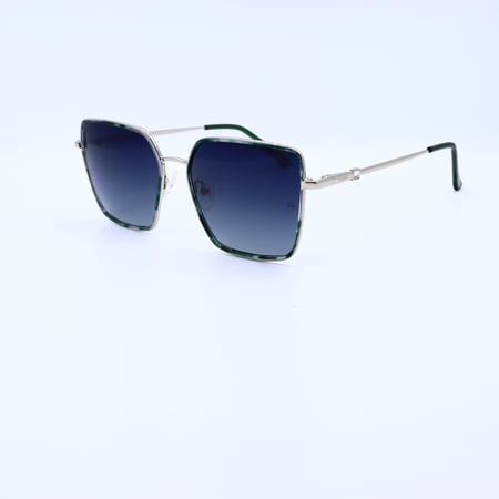 نظارة شمسية نسائية بتصميم عصري وأنيق