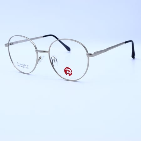 نظارة طبية موديل 8828 بإطار متين وأنيق