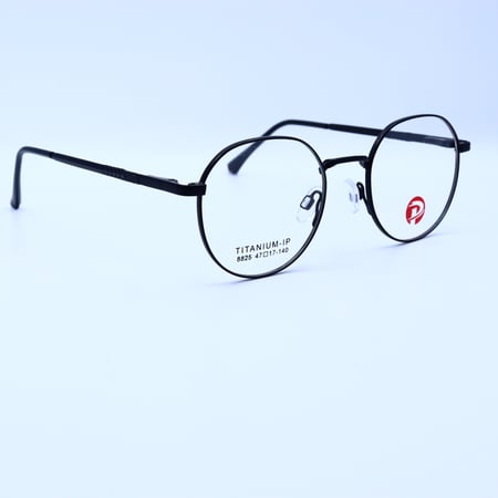 عدسات طبية مجانية لنظارة PORTO 8825