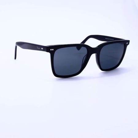 نظارة شمسية من Vines موديل 5419