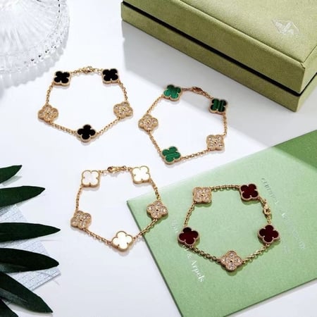 اسوارة فان كليف VacCleef