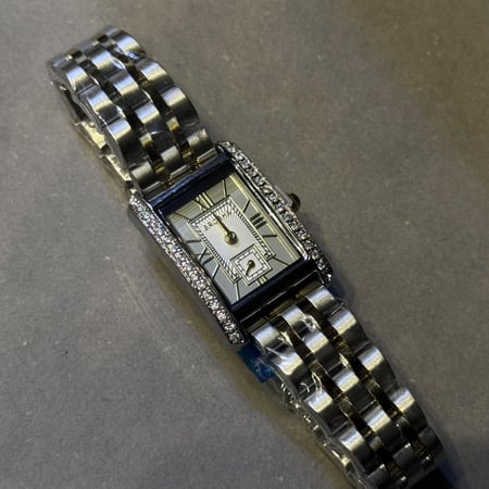 ساعة نسائية