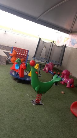 لعبة هزاز على شكل دلفين